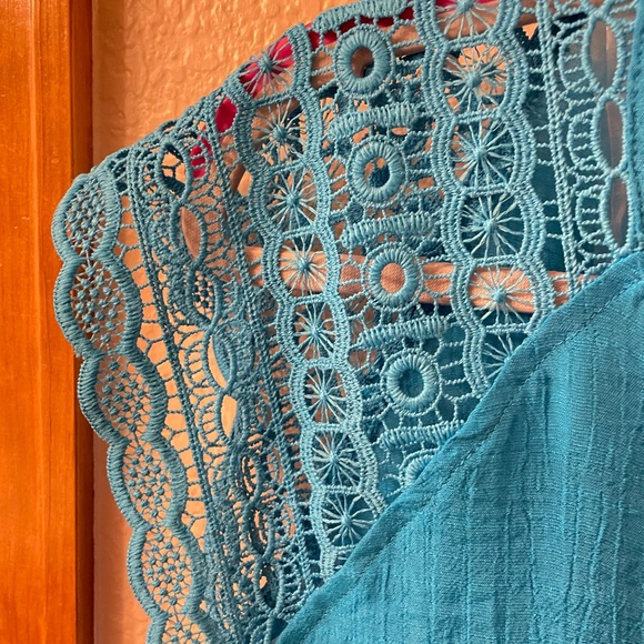 NWT Counterparts Beautiful Turquoise colored Top- large - Picture 3 of 8